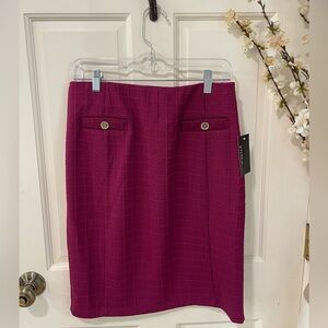 Stretchy pencil skirt